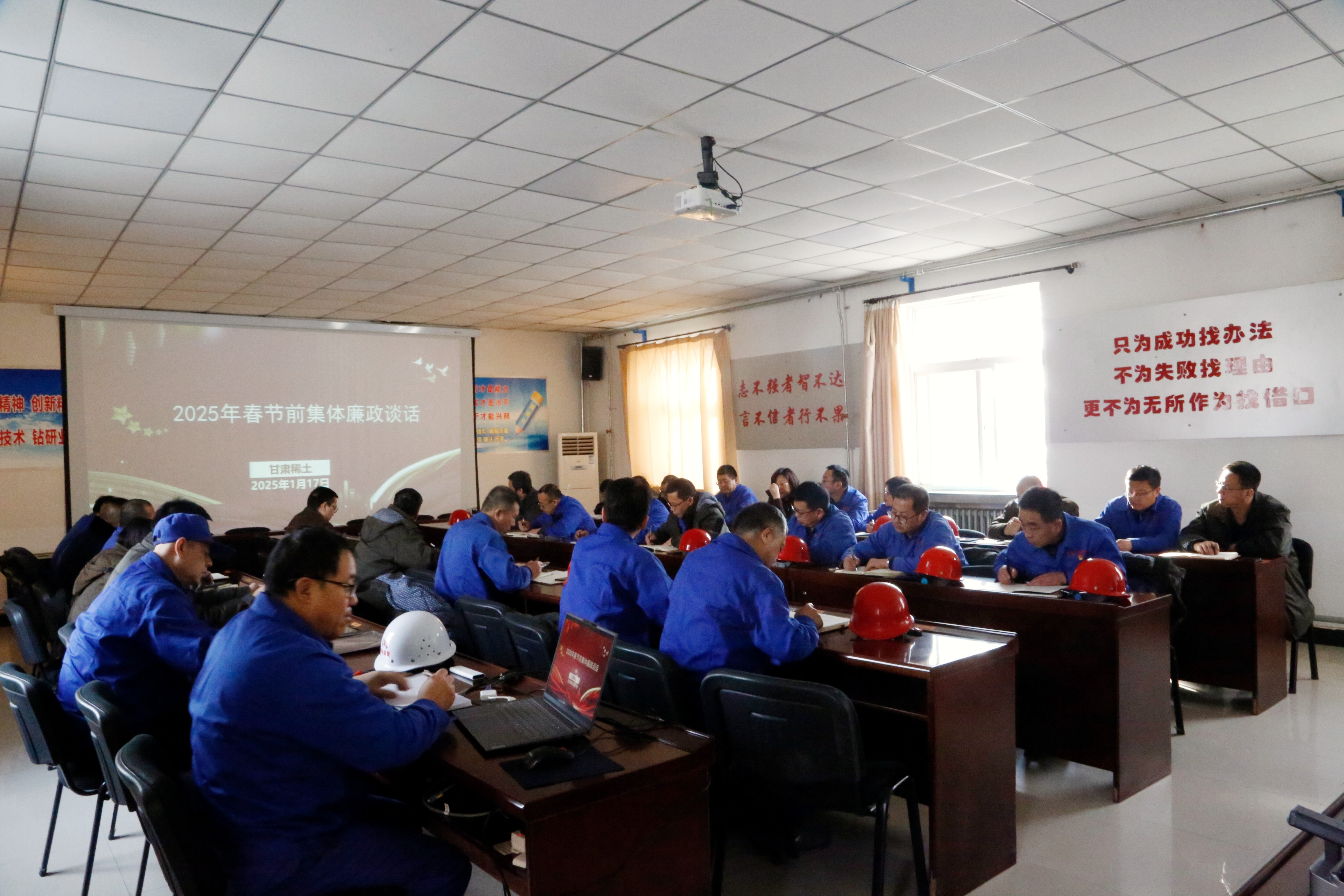 75258c64077760354bcbcf16606d9d(1).jpg 75258c64077760354bcbcf16606d9d(1).jpg